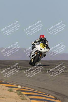 media/Oct-08-2023-CVMA (Sun) [[dbfe88ae3c]]/Race 3 Amateur Supersport Middleweight/